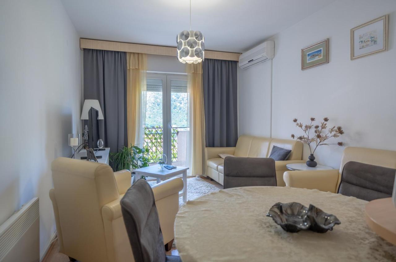 Sunshine Apartment Kotor Exterior photo